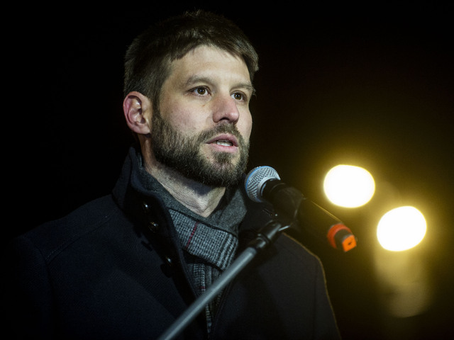 Opozícia zvoláva na ďalšie protesty. Fico je nervózny, tvrdí Šimečka a kritizuje jeho nemiestny slovník