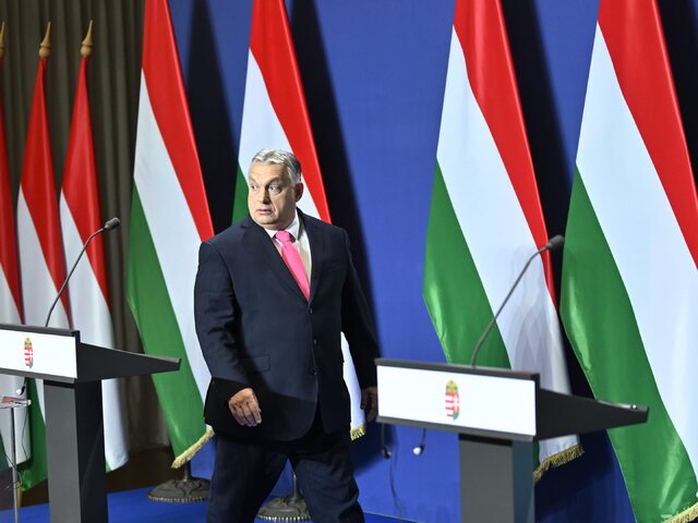 Budúcoročné voľby sú v Maďarsku horúcou témou. Orbán tlačí na skorší termín
