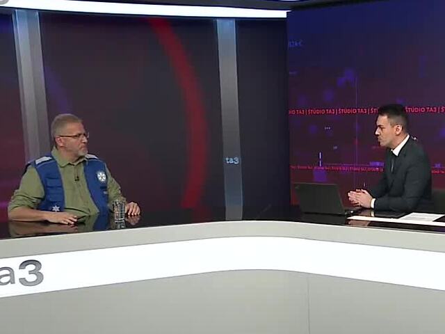 Strelec pálil zo strechy legálne držanou zbraňou. Prebiehal policajný zásah profesionálne? 