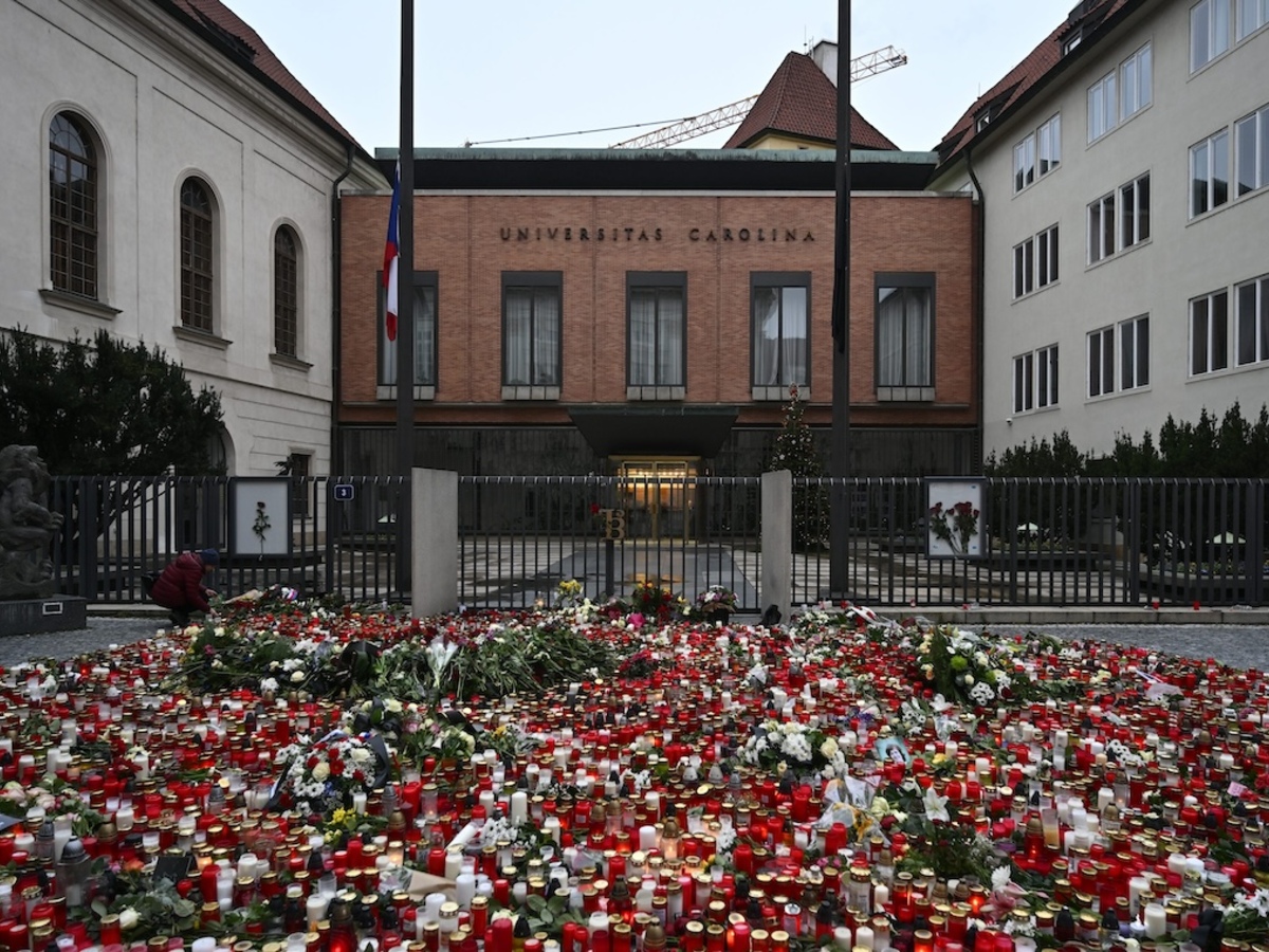 Praha streľba