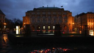 Po streľbe na univerzite v Prahe zasadal krízový štáb. Filozofickú fakultu otvoria až vo februári