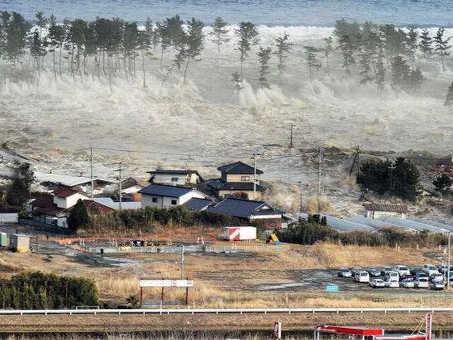 Japonsko zasiahlo v úvode roka silné zemetrasenie s magnitúdou 7,5. Úrad vydal varovanie, vlny môžu mať do troch metrov