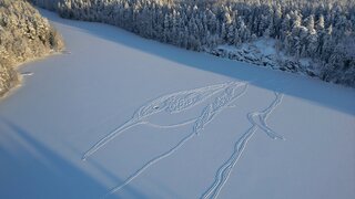 FOTOGALÉRIA: Umelec vytvoril tradíciu, na ktorú sa tešia všetci milovníci zimy. Svoje diela pritom tvorí len nohami a lopatou