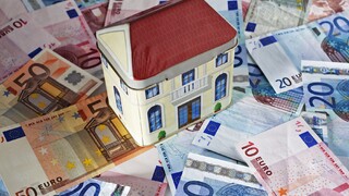 Otázky a odpovede: Štát podáva hypotekárnym dlžníkom pomocnú ruku. Má to ale háčik