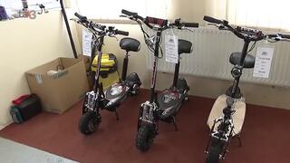 Mnohí svojou jazdou ohrozujú chodcov. Záujem o elektrické kolobežky je stále väčší