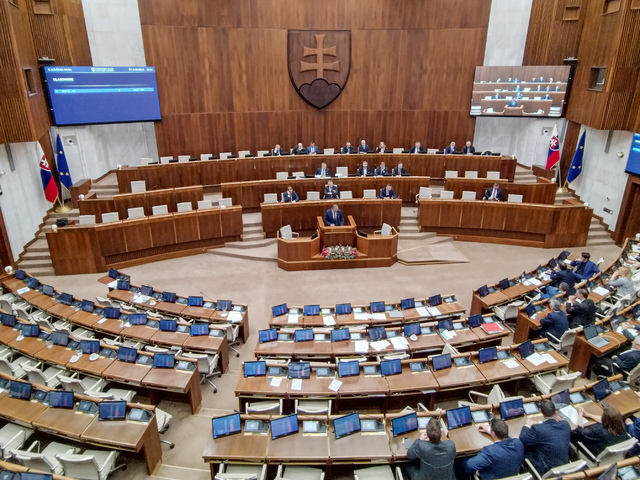 Parlament schválil novelu Trestného zákona. Týka sa premlčacích dôb pri násilných trestných činoch