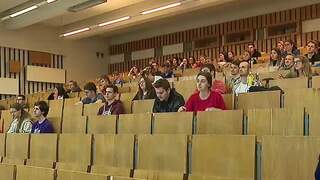 Rezort vnútra prijal opatrenia, ktorými chce spraviť zo škôl bezpečnejšie miesta. Dá sa tak zamedziť tragédiám?