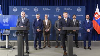 Vláda odkazuje, že máme viac šetriť. Chystá jeden a polmiliardový balík