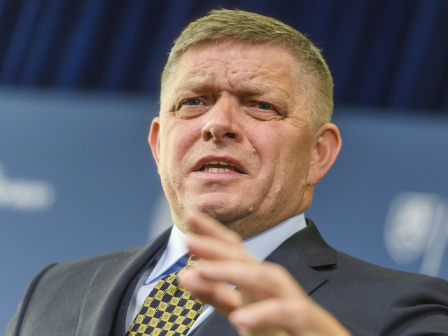 Fico by mal zvážiť odchod. Jeho politika vyháňa ľudí zo Slovenska, tvrdia v liste odborníci na duševné zdravie