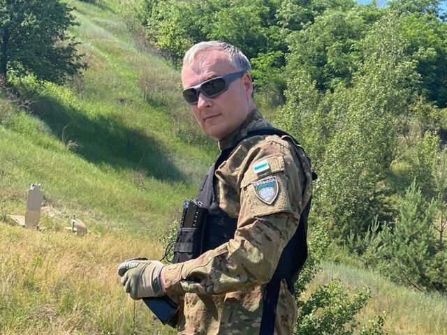 Bývalý viceprezident ruskej Gazprombanky bojuje za Ukrajinu, vraj to berie ako pokánie.  Moskva po ňom pátra