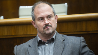 Presťahuje sa do prezidentského paláca? Marian Kotleba ohlásil, že zabojuje o post hlavy štátu, začína zbierať podpisy