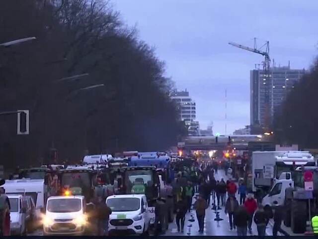 Nemeckí farmári protestujú v Berlíne. Zablokovali centrum mesta