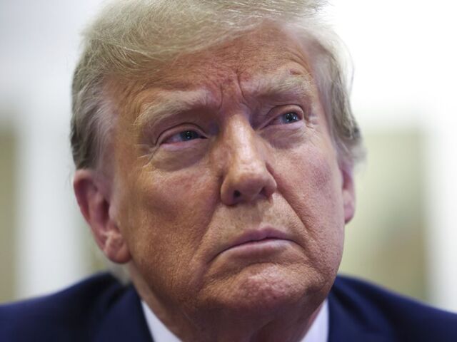 Trump sa dostal do slovnej prestrelky so sudcom. Ten mu hrozil vylúčením z pojednávania, bývalý prezident by to uvítal