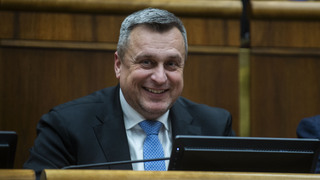 Danko zaplatil pokutu za semafor. Okrem toho bude v apríli zametať chodníky v Bratislave 