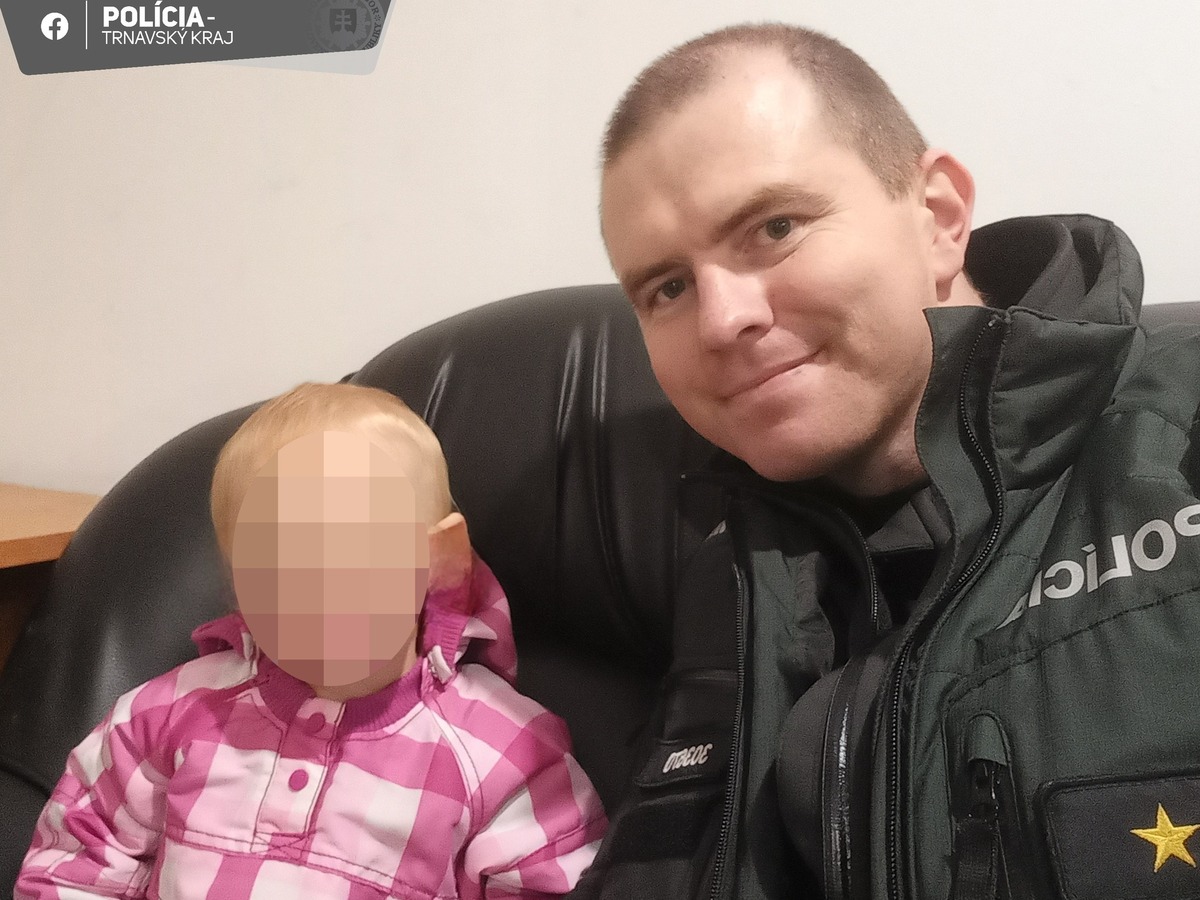 Policajt a dievčatko