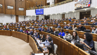 Parlamentná schôdza pokračuje. Susko sa vyjadril k zmenám v Trestnom zákone: Ročne stojí väznenie jedného človeka 21-tisíc eur