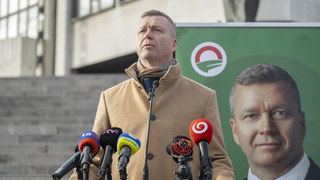 Šéf Aliancie Forró odovzdal podpisy, uchádza sa o prezidentskú kandidatúru. Maďarská komunita musí dostať svoj hlas, hovorí