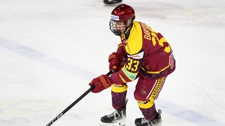 Syn na ľade, otec na striedačke. 16-ročný Bartovič má za sebou debut v slovenskej extralige