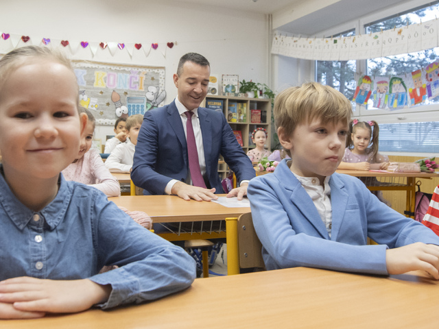 Nový školský rok bude podľa Druckera rokom zmien. Ohlásil digitalizáciu, vyššie platy aj nové formy učenia