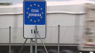 Stabilným kontrolám na česko-slovenských hraniciach odzvonilo. Budú už len náhodné