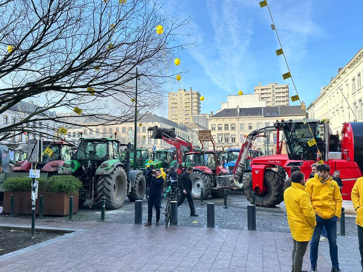  Farmári v Bruseli pred sídlom EÚ