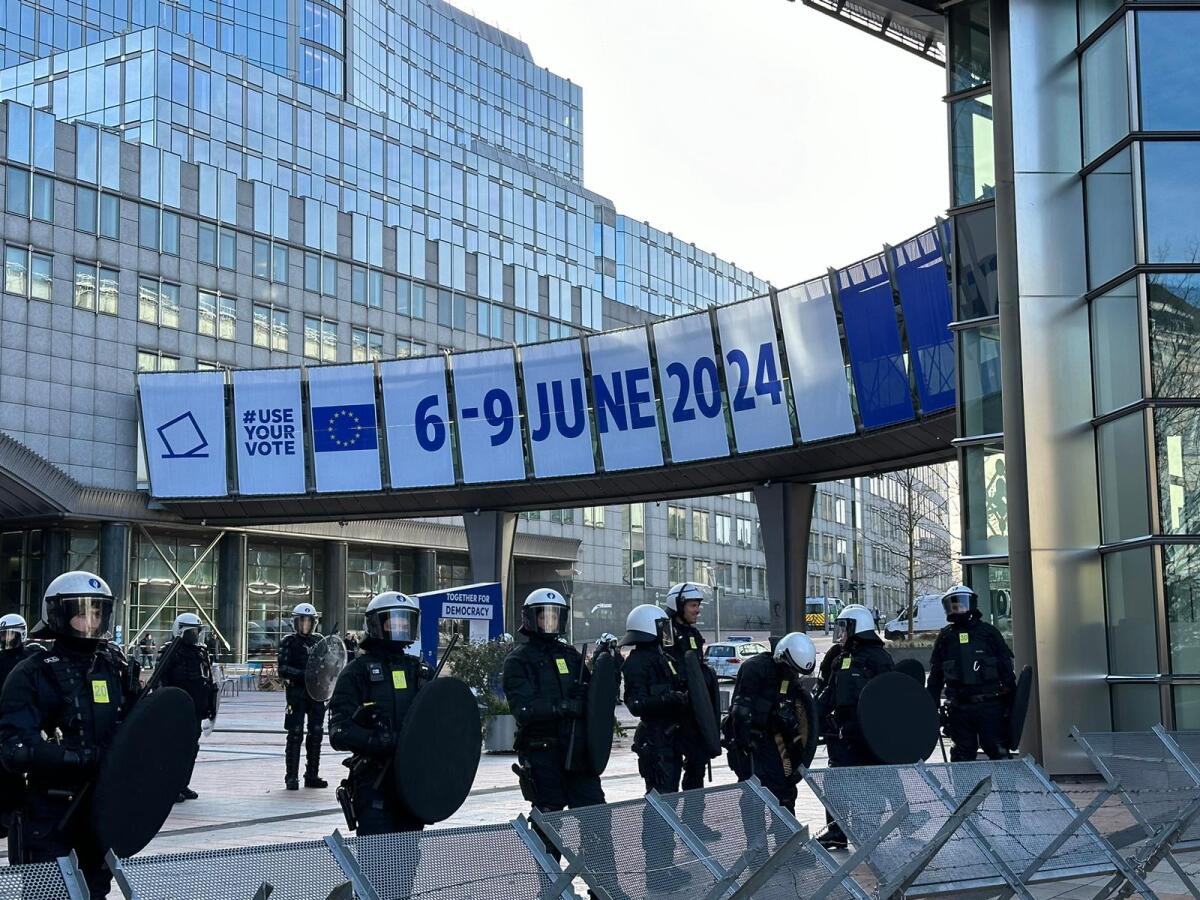  Farmári v Bruseli pred sídlom EÚ