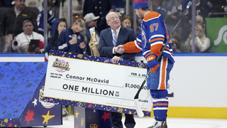 NHL: McDavid triumfoval v súťažiach zručností. Vyhral milión dolárov