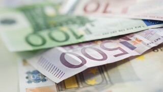 Fico tvrdí, že Slovensko o európske peniaze nepríde. Opozícia sa obáva, že časť financií sme už stratili
