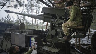 Rakety HIMARS v akcii. Ukrajinský útok zabil desiatky ruských vojakov na cvičisku, očakávali príchod generálmajora
