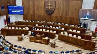 Poslanci ukončili rokovanie, do lavíc sa vrátia vo štvrtok. Diskusiu zakončili medveďou problematikou