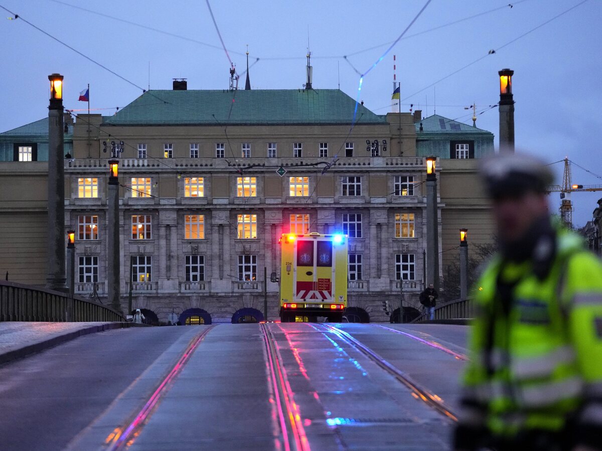 Praha, streľba