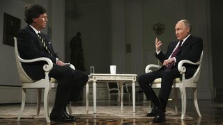 Putin dal rozhovor kontroverznému Tuckerovi. Dve hodiny ho takmer nepustil k slovu