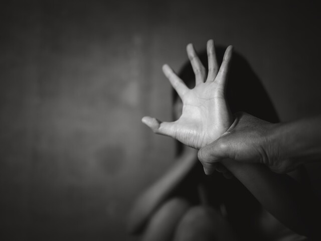 Obeť sexuálneho násilia: Slová niektorých koaličných poslancov sú pre mňa klincami do rakvy (rozhovor)