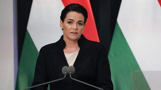 Maďarská prezidentka Katalin Nováková sa vzdala funkcie. O miesto hlavy štátu ju pripravila kontroverzná amnestia