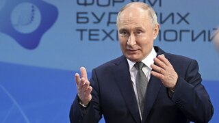 Putin: Biden je pre Rusko lepší ako Trump. Šéf Kremľa je však pripravený spolupracovať s kýmkoľvek, kto vyhrá voľby