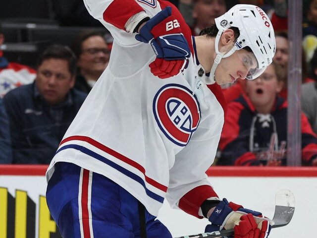 NHL: Slafkovský prepísal históriu klubu. Strelil gól, no prehre nezabránil