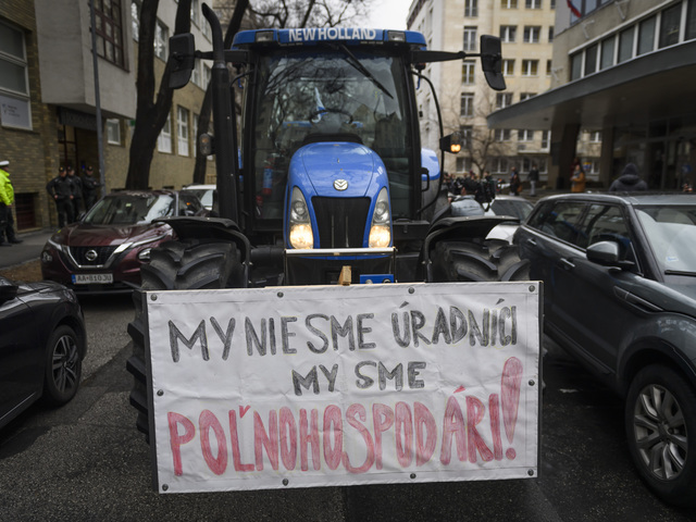 Farmári vyrazili do ulíc od východu až po západ Slovenska. Pozrite si, ktoré cesty vo štvrtok zablokujú traktory