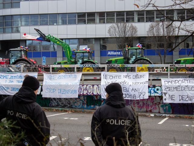 Českí poľnohospodári protestovali v Prahe. Okrem iného žiadali demisiu vlády či konkrétnu cenu elektriny