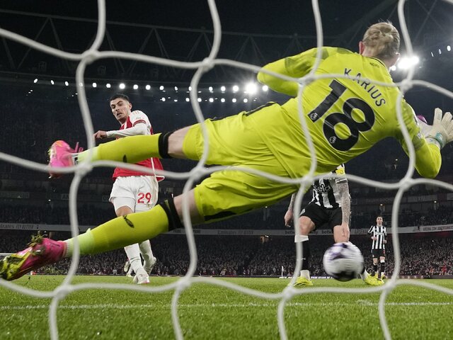 Arsenal zdolal Newcastle 4:1. Dúbravka pre chorobu nechytal