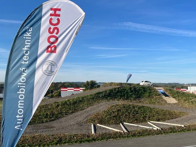 Bosch ustúpil od zámeru vyrábať na Slovensku elektromotory do bicyklov. Stovky zamestnancov prichádza o prácu, už si preberajú aj výpovede