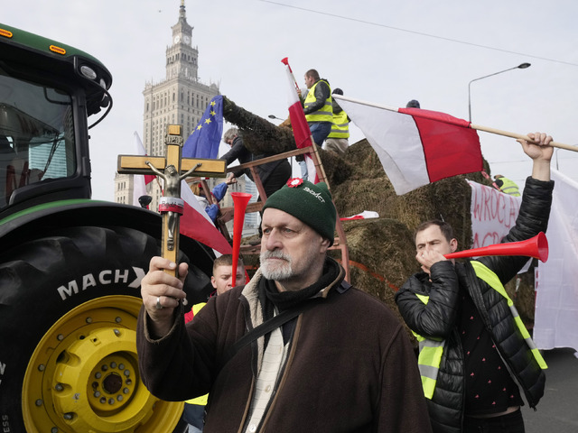 Protesty farmárov v Európe neutíchajú. V Poľsku demonštrujú proti lacnému dovozu komodít z Ukrajiny