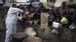 Nočná mora v Gaze: Odovzdávanie humanitárnej pomoci skončilo krviprelievaním. Incident odsúdili viacerí diplomati