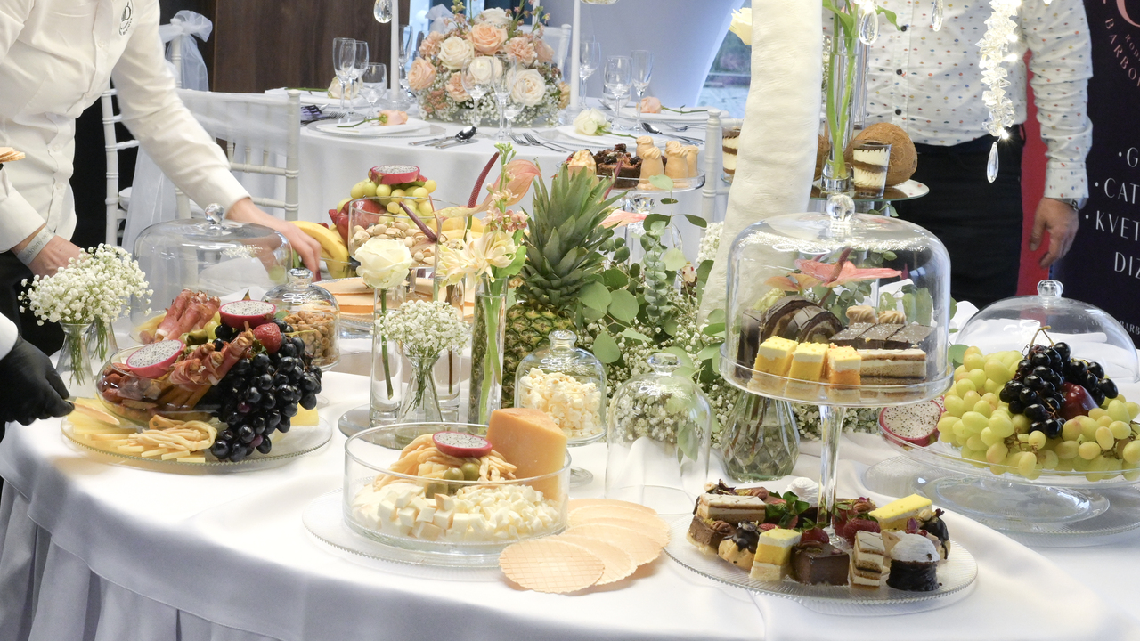 Sladkosti, koláče, nezdravé jedlo, obezita