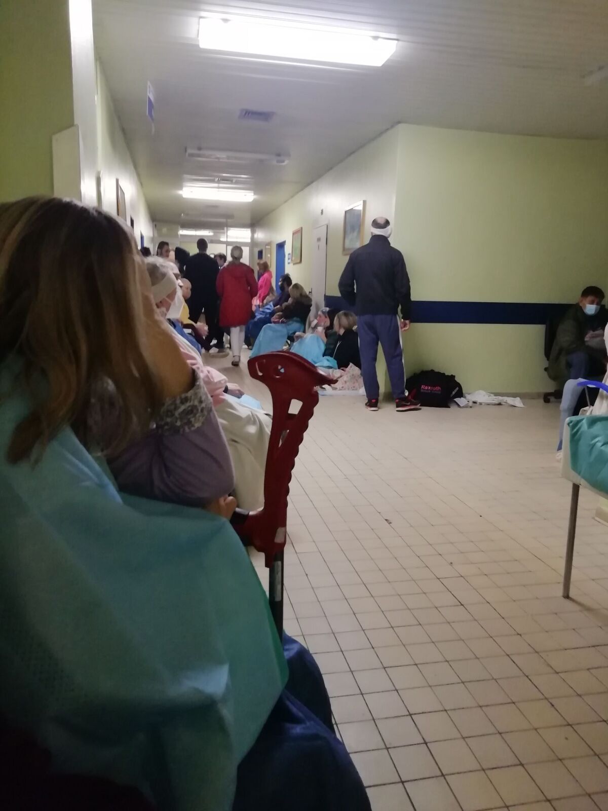 Chodba nemocnice po požiari a evakuácii pacientov