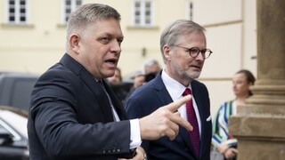 Rusko vrazilo klin medzi Slovensko a Česko. Fiala sa s našou vládou stretnúť nechce, všimli si to už aj Maďari
