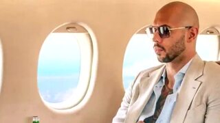 Obvinili ho zo znásilnenia či obchodovania s ľuďmi. Influencer Andrew Tate je opäť vo väzení