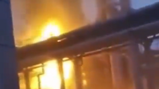 V Rusku opäť vypukol požiar v rafinérii, horieť pravdepodobne začalo po útoku dronom