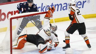 NHL: Anaheim v zostave s Regendom dostal výprask, shutout pre Brossoita i Talbota