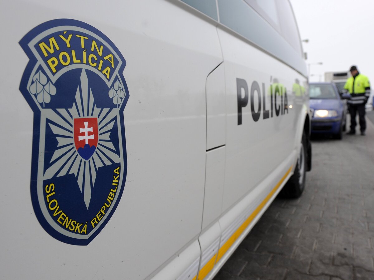 polícia hliadka kontrola