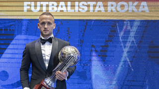 Premiérovo ovládol anketu Futbalista roka. Lobotka prežil výnimočnú minulú sezónu, v skvelých výkonoch naďalej pokračuje